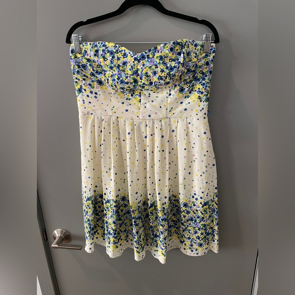 🪻🌸 EUC Strapless Mini Dress